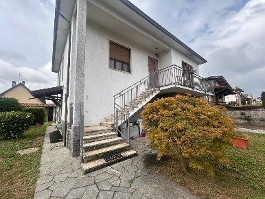 Foto Villa unifamiliare a Gambolò Centro di 180 m² con 3 locali in vendita