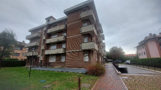 Foto Appartamento in Via Leopardi, Cernusco sul Naviglio Centro di 120 m²