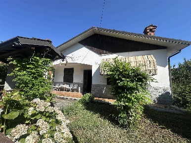 Foto Villa unifamiliare a Garbagna Centro di 115 m² con 4 locali in vendita