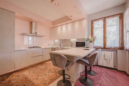 Foto Villa bifamiliare a Scorzè Centro di 171 m² con 8 locali in vendita