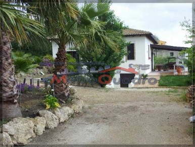 Foto Villa unifamiliare a Canicattì di 90 m² con 3 locali in vendita