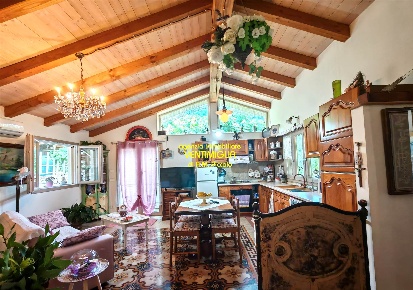 Foto Villa unifamiliare in strada Fntanelle, Olivetta San Michele di 100 m²