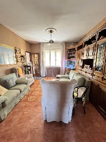 Foto Appartamento a Cascina Centro di 104 m² con 5 locali in vendita