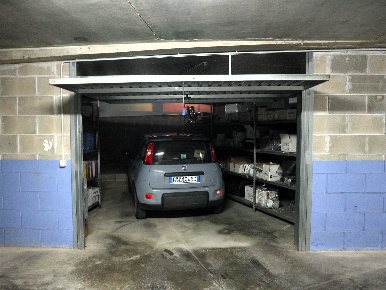 Foto Garage in largo cesti, Latina Q5 di 25 m² con 1 locali in vendita