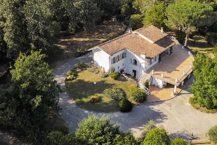 Foto Villa unifamiliare a Lucca Sant'Alessio - Carignano di 550 m²