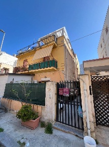 Foto Appartamento in VIA PUBLIO TERENZIO 12, Palermo di 90 m² con 4 locali
