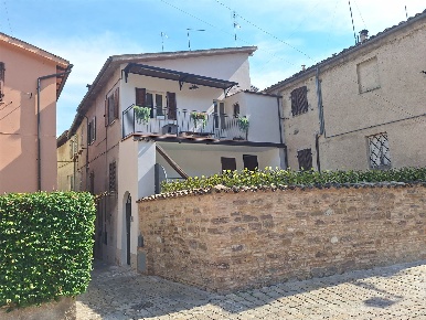 Foto Appartamento a San Severino Marche Centro di 72 m² con 4 locali
