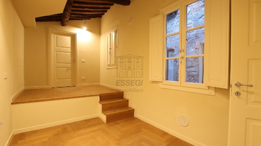Foto Appartamento in Piazza San Giusto, Lucca Arancio di 185 m² in vendita