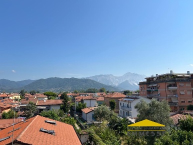 Foto Appartamento in via Felice Cavallotti, Carrara Marina di Carrara