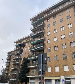 Foto Appartamento in Viale S. Gimignano, Milano Lorenteggio di 158 m²