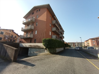 Foto Appartamento in Via Nuova Costa, Ovada Centro di 80 m² con 4 locali
