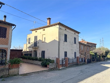 Foto Appartamento a Castiglione del Lago di 150 m² con 4 locali in vendita