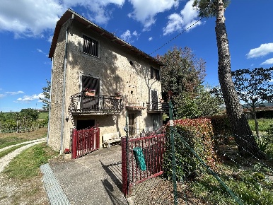 Foto Casa indipendente a Castiglione del Lago di 150 m² con 6 locali