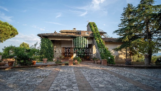 Foto Villa a schiera in Via Castiglionese 32, Castiglione del Lago