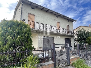 Foto Casa indipendente in Via Bruno Buozzi 106, Castiglione del Lago