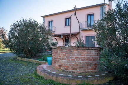 Foto Villa a schiera in Via XXV Aprile 11, Castiglione del Lago Centro