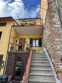 Foto Appartamento a Castiglione del Lago di 90 m² con 6 locali in vendita
