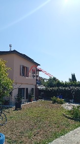 Foto Casa indipendente a Collesalvetti di 93 m² con 4 locali in vendita