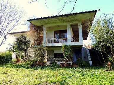 Foto Villa bifamiliare a San Giuliano Terme Asciano, Agnano di 360 m²