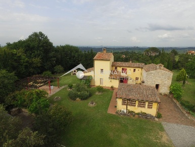 Foto Villa unifamiliare a Casciana Terme Lari Collemontanino di 220 m²