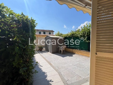 Foto Villa a schiera a Lucca Pontetetto - Sorbano del Giudice di 110 m²