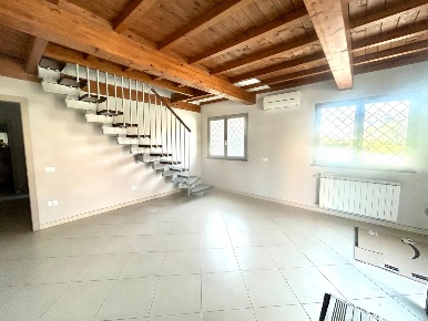Foto Casa indipendente a Ponsacco Centro di 90 m² con 4 locali in vendita