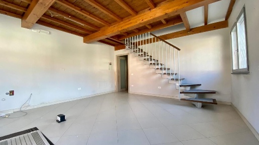 Foto Casa indipendente a Ponsacco Centro di 75 m² con 4 locali in vendita