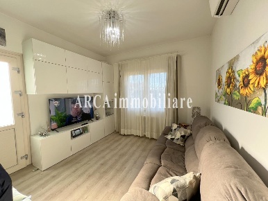 Foto Casa indipendente a Pietrasanta di 65 m² con 4 locali in vendita