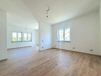 Foto Appartamento a Lucca Sant'Anna di 150 m² con 5 locali in vendita
