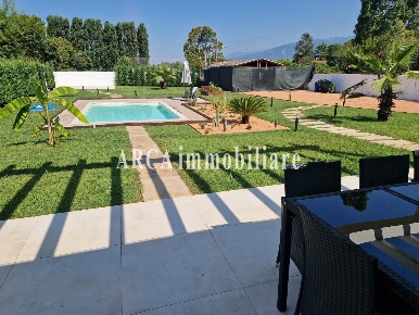 Foto Villa unifamiliare a Pietrasanta di 115 m² con 5 locali in vendita