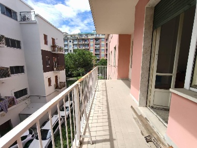 Foto Appartamento in CESARE BATTISTI, Pescara di 110 m² con 5 locali