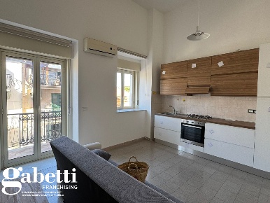 Foto Appartamento in Via Zuccarello 25, Patti Centro di 87 m² con 3 locali