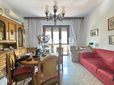 Foto Appartamento in Via Giuseppe Campani 1, Firenze Firenze Nova di 120 m²