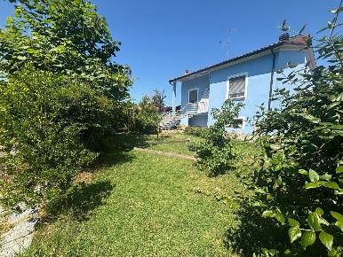 Foto Villa singola in Via Melegazza 21, Santa Giuletta Centro di 150 m²
