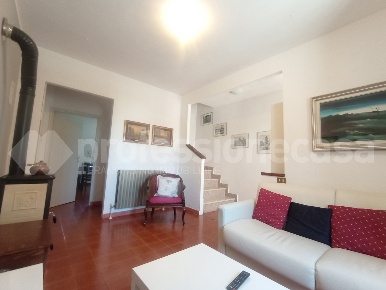 Foto Casa indipendente in Via Letizia 2, Ateleta di 130 m² con 4 locali