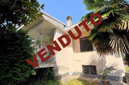 Foto Villa singola a Inveruno Centro di 200 m² con 3 locali in vendita