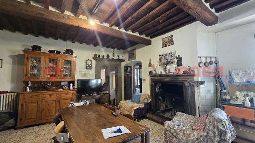 Foto Appartamento in Chiassa Superiore, Arezzo Chiassa Superiore di 352 m²