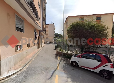 Foto Appartamento in Via Aspromonte 8, Salerno di 110 m² con 4 locali