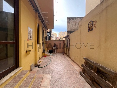 Foto Appartamento in Via Ottone Bacaredda, Cagliari Villanova di 164 m²