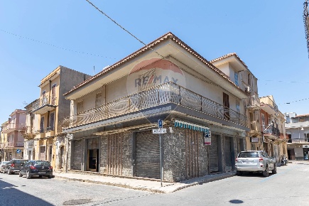 Foto Casa indipendente in Via Durando, Pachino Centro di 270 m² in vendita