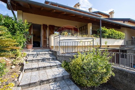 Foto Villa unifamiliare in VIA CELLINI, Besana in Brianza di 145 m²