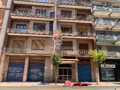 Foto Appartamento in Corso Umberto I, Taranto Borgo di 224 m² con 6 locali