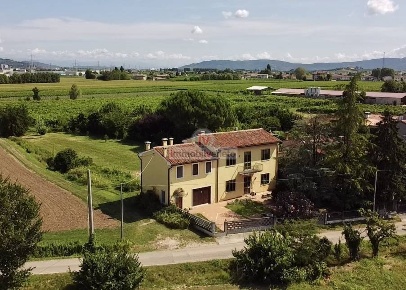 Foto Casa indipendente in VIA ONGARATI, Lonigo Almisano di 223 m²