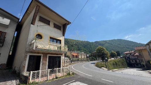 Foto Casa indipendente a Monteforte Irpino Centro di 93 m² con 3 locali