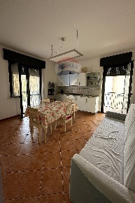 Foto Case semi ndipendenti in VIA MURCIANO, Galliate di 95 m² con 3 locali