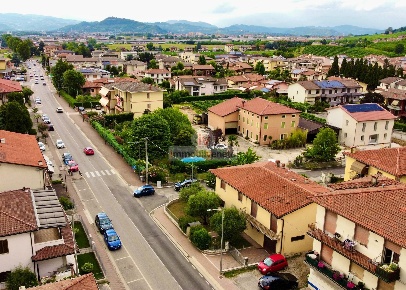 Foto Casa indipendente in VIA CANTARELLA, Brendola Centro di 363 m²