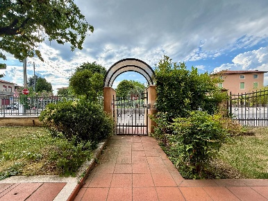 Foto Casa indipendente in VIA CANTARELLA, Brendola Centro di 363 m²