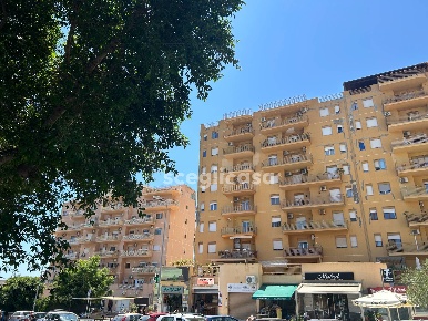 Foto Appartamento in Via Bordonaro, Palermo Vergine Maria di 150 m²