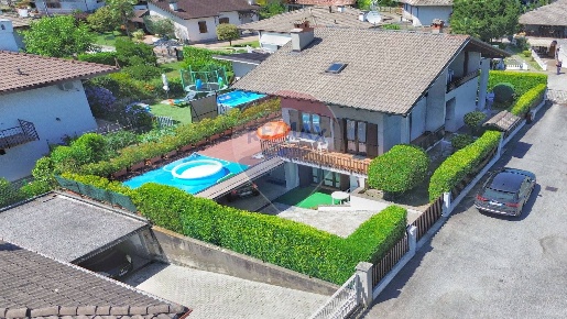 Foto Casa indipendente a Borgo Ticino Centro di 286 m² con 6 locali