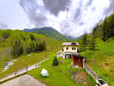 Foto Appartamento in Via degli Alpini  6, Pietraporzio Centro di 36 m²
